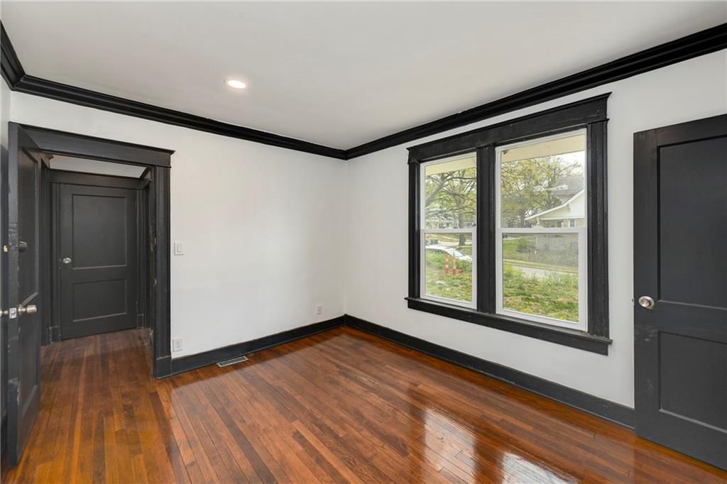 4142 S Benton Avenue — photo 19