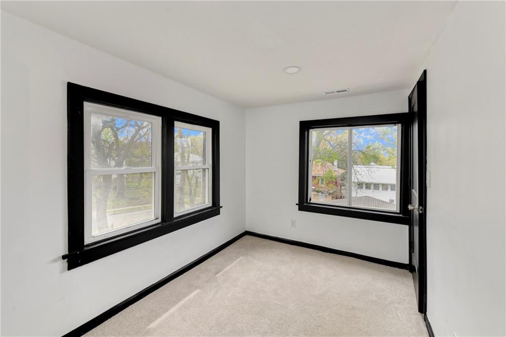 4142 S Benton Avenue — photo 20