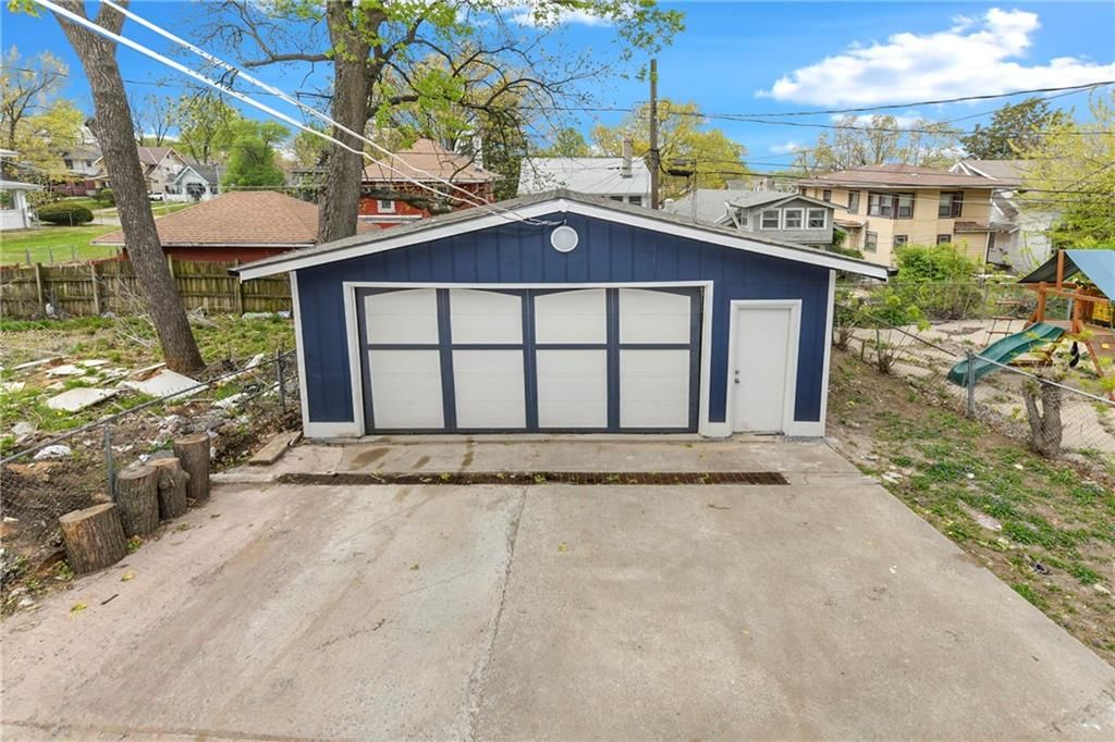 4142 S Benton Avenue — photo 30