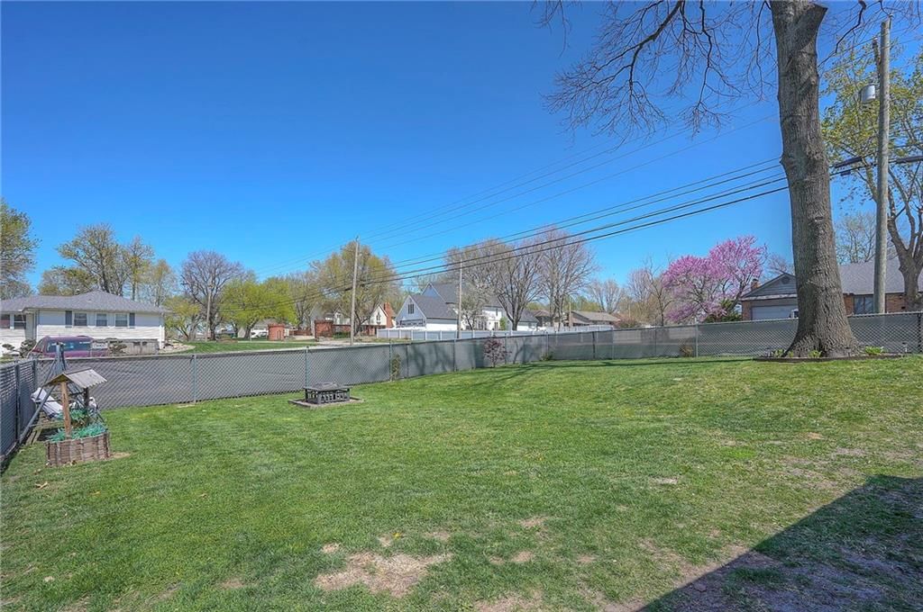203 W 13th Street — photo 32
