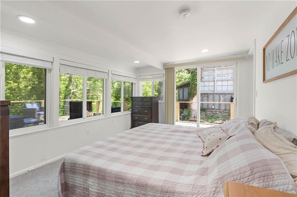 302 W Lake Forest Drive W — photo 18