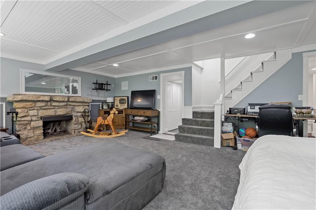 302 W Lake Forest Drive W — photo 20