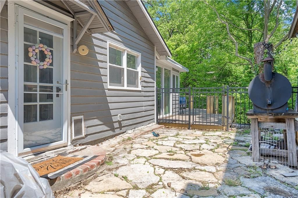 302 W Lake Forest Drive W — photo 3