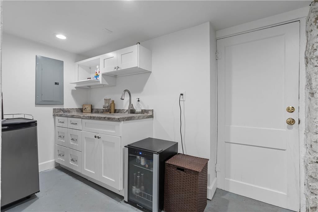 302 W Lake Forest Drive W — photo 25