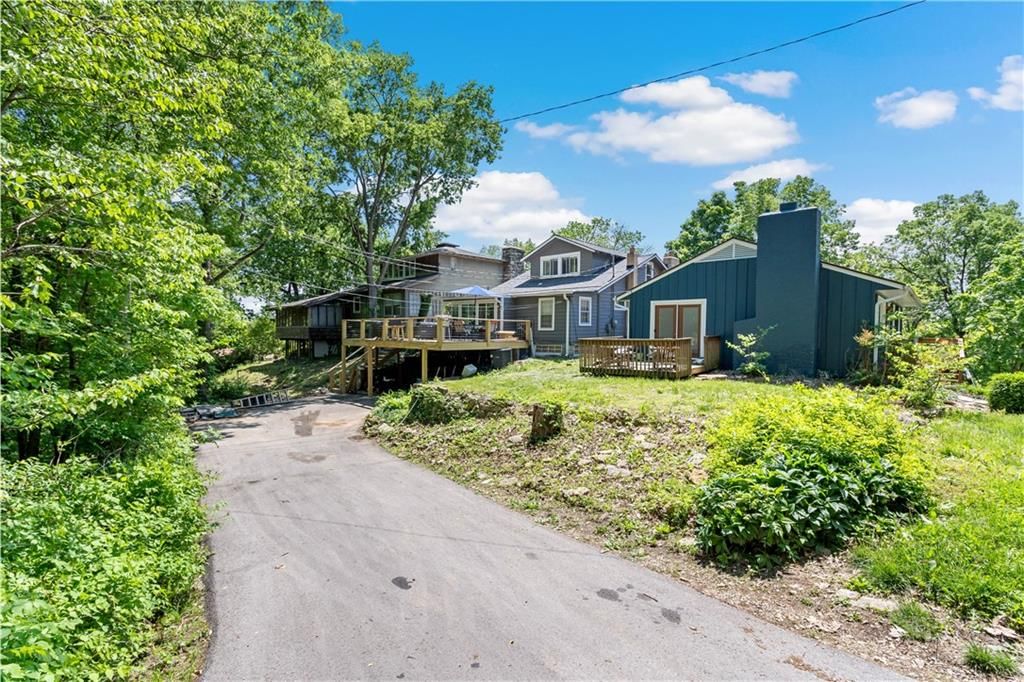 302 W Lake Forest Drive W — photo 27