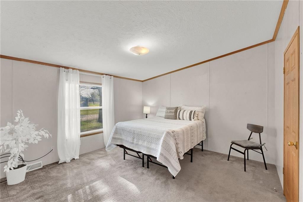 213 N Owen Street — photo 16