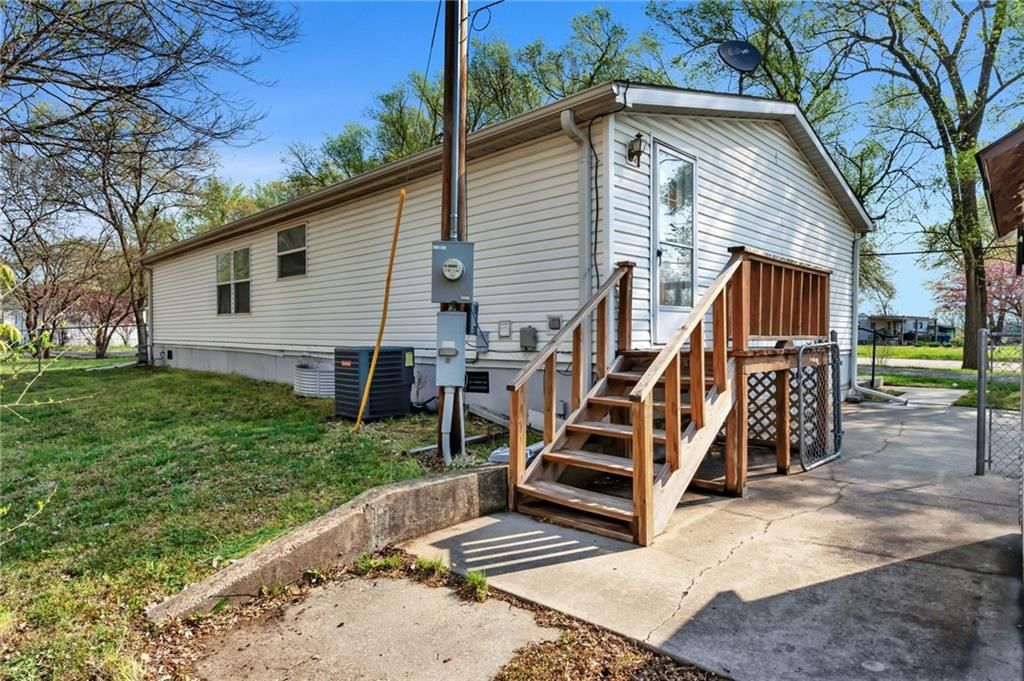 213 N Owen Street — photo 26