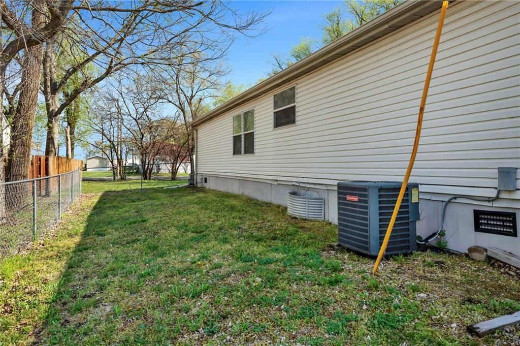213 N Owen Street — photo 30