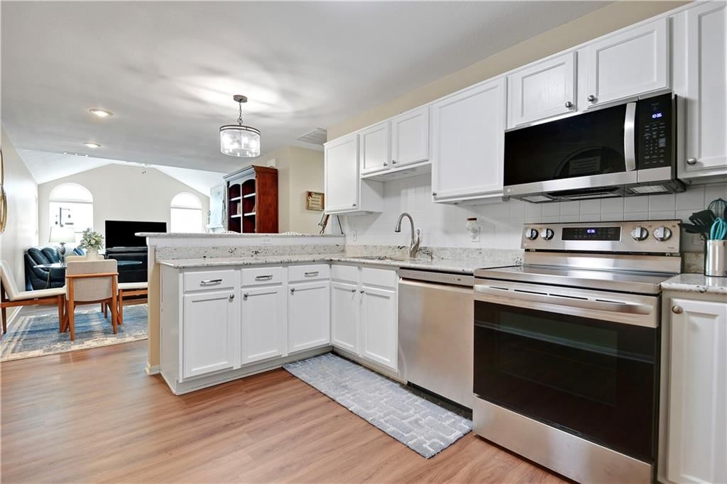 13945 Kenneth Court — photo 14