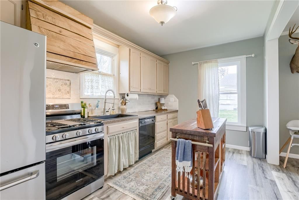 514 E Arthur Street — photo 12