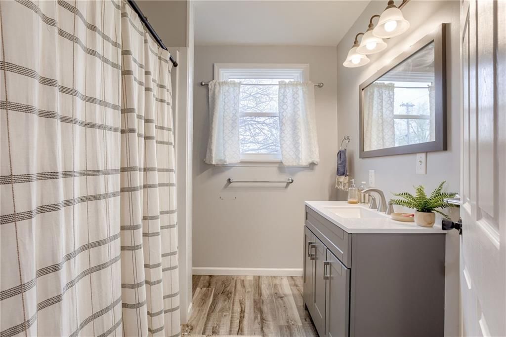 514 E Arthur Street — photo 17