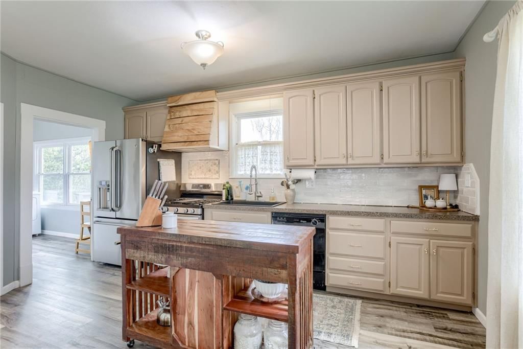 514 E Arthur Street — photo 7