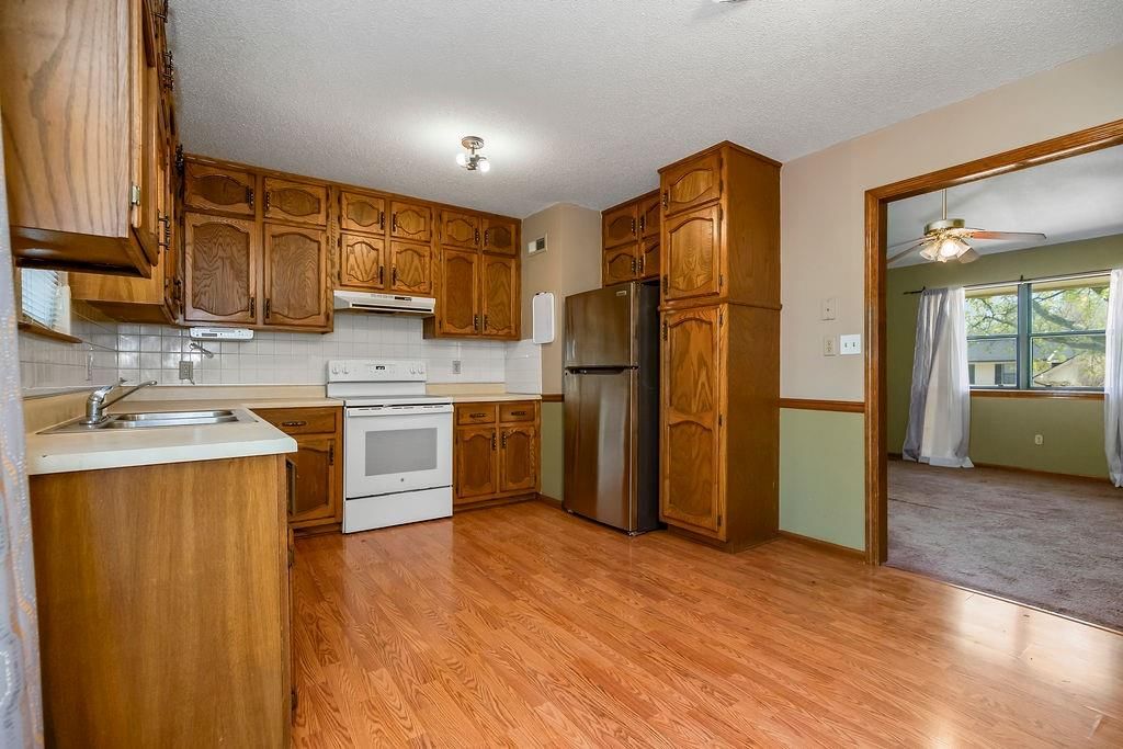 2040 NE Patterson Drive — photo 11