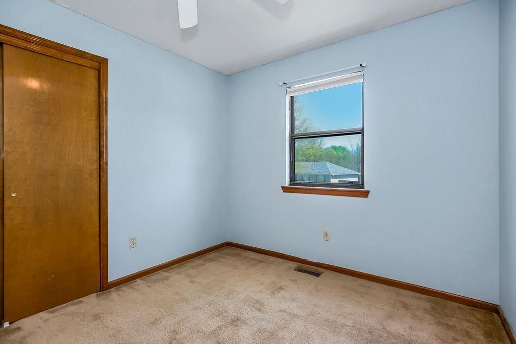 2040 NE Patterson Drive — photo 14