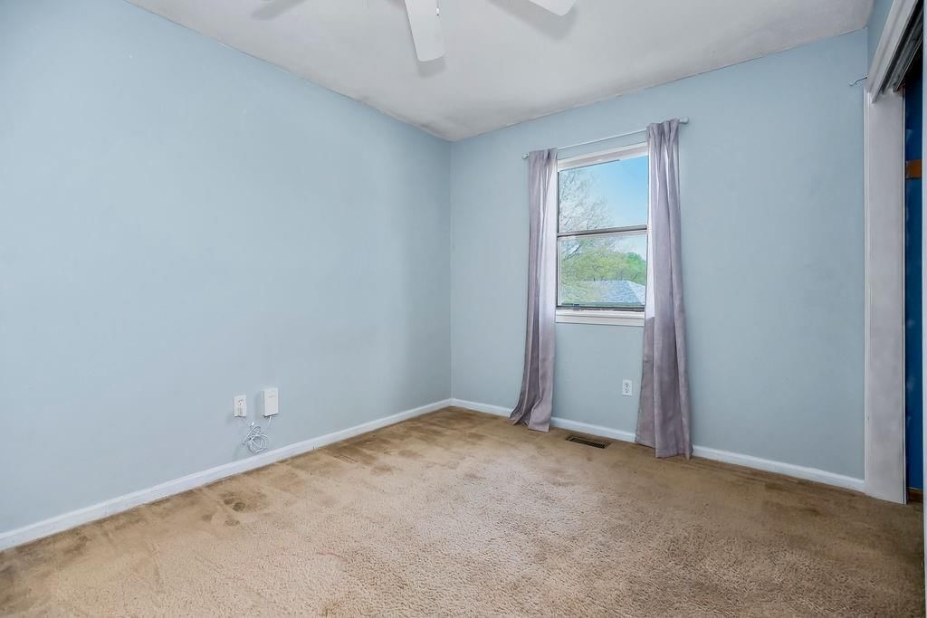 2040 NE Patterson Drive — photo 16