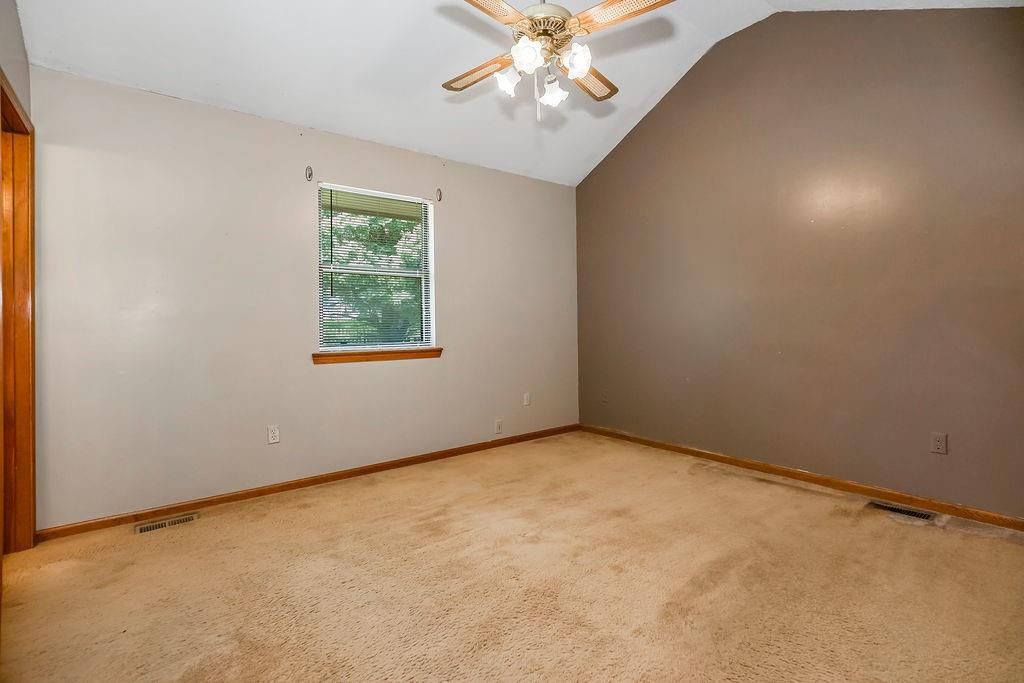 2040 NE Patterson Drive — photo 19
