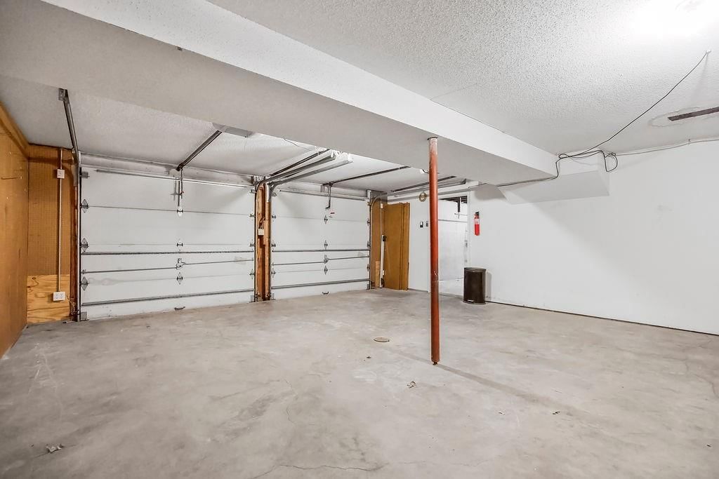 2040 NE Patterson Drive — photo 25