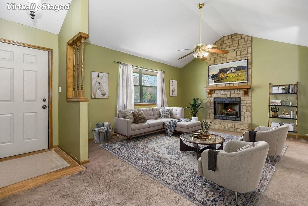 2040 NE Patterson Drive — photo 4