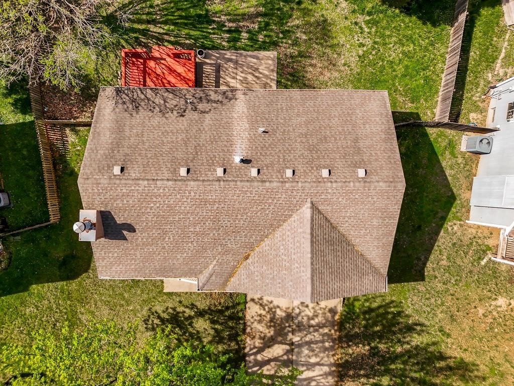 2040 NE Patterson Drive — photo 33