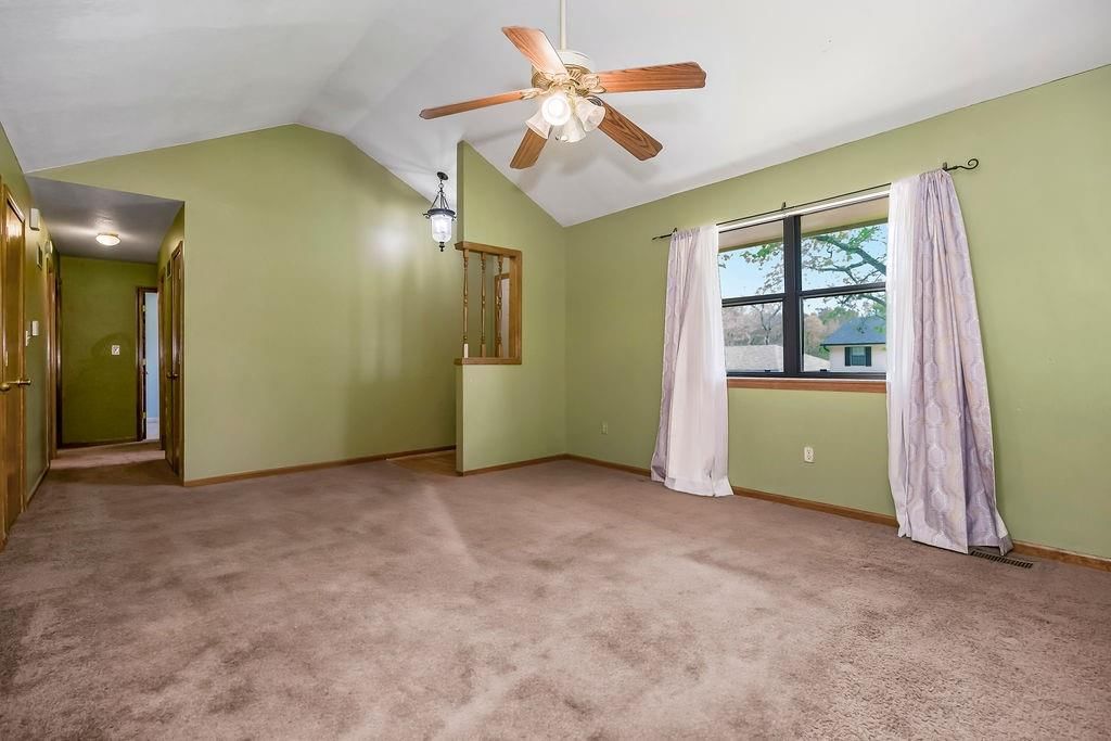 2040 NE Patterson Drive — photo 8
