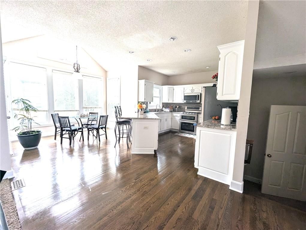 6608 W 147th Terrace — photo 10