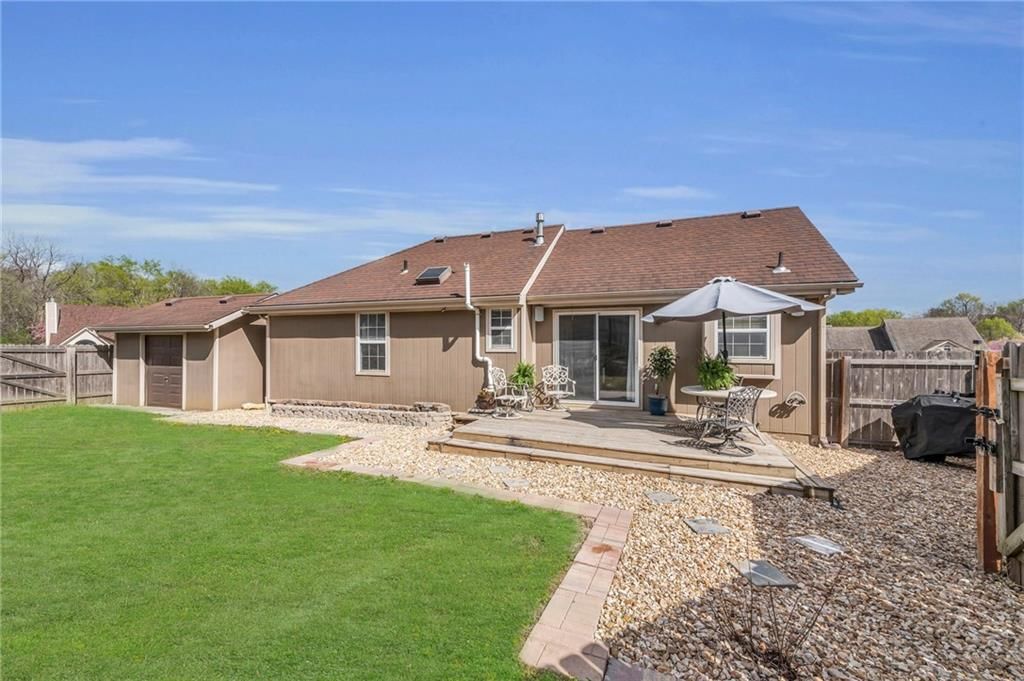 1013 NW Creek Side Circle — photo 29