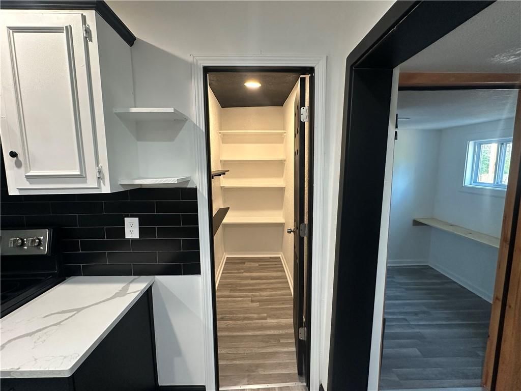 1820 Brown Avenue — photo 20