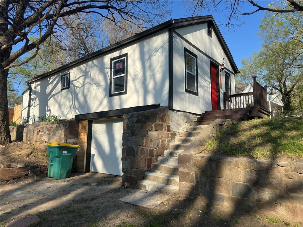 1820 Brown Avenue — photo 6