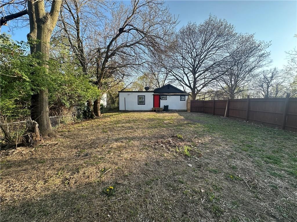 1820 Brown Avenue — photo 7