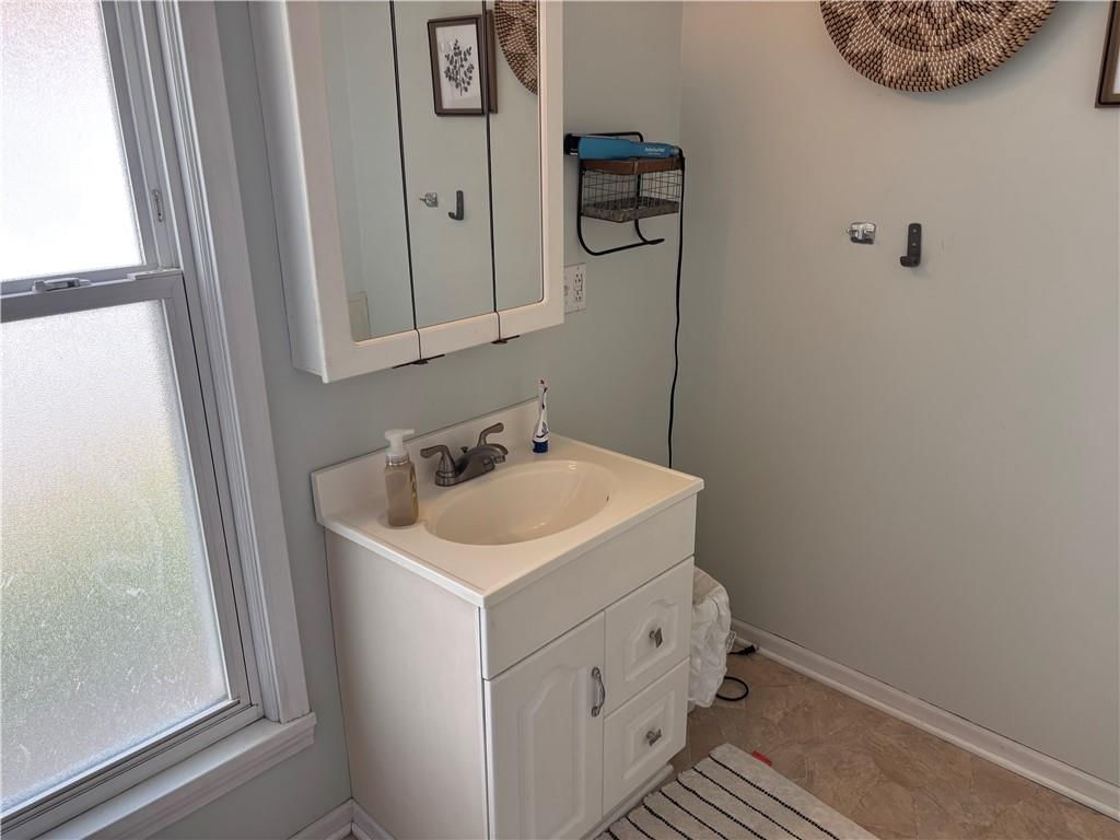 504 W Benton Street — photo 13