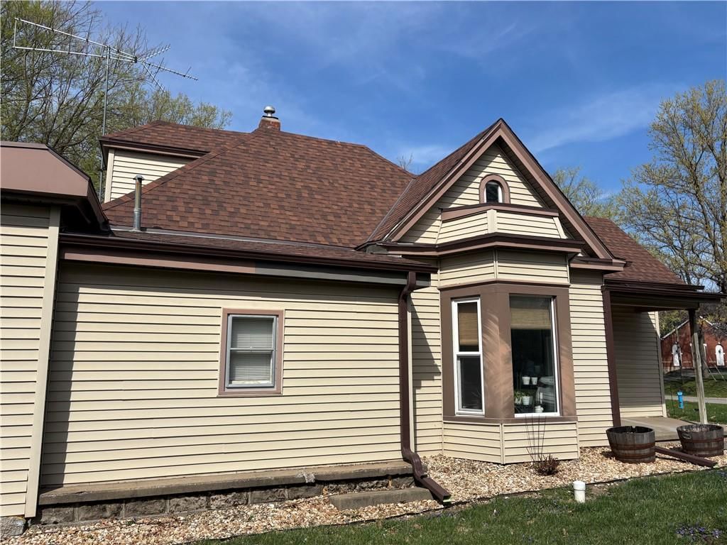 504 W Benton Street — photo 28