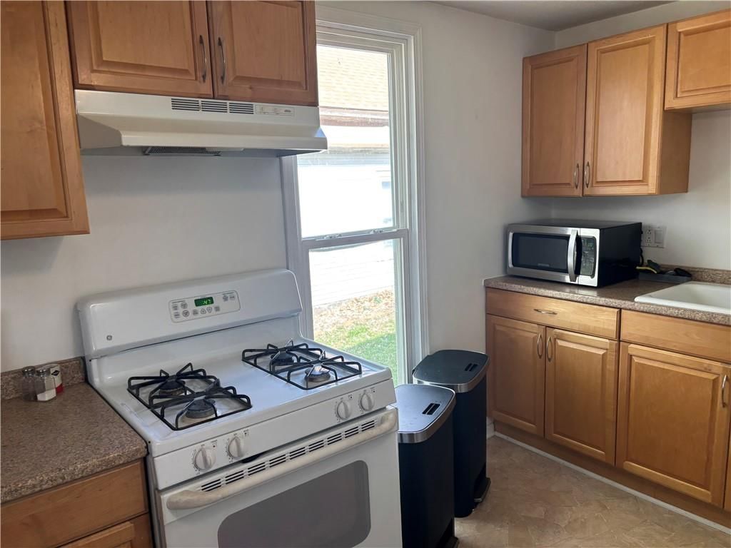 504 W Benton Street — photo 6
