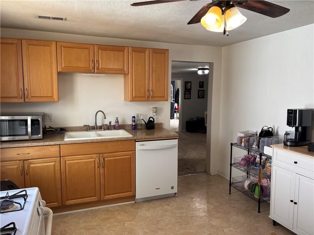504 W Benton Street — photo 7