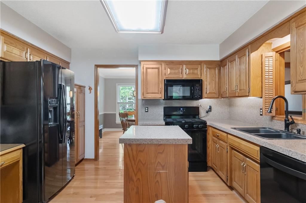 16006 W 136th Terrace — photo 11