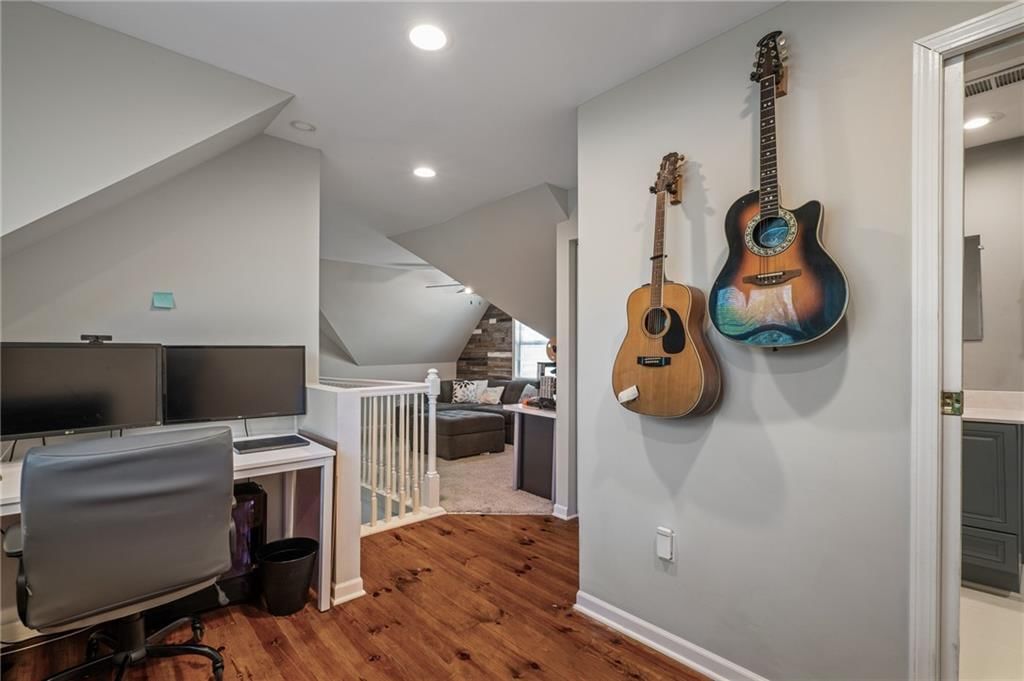724 W Cedar Street — photo 33