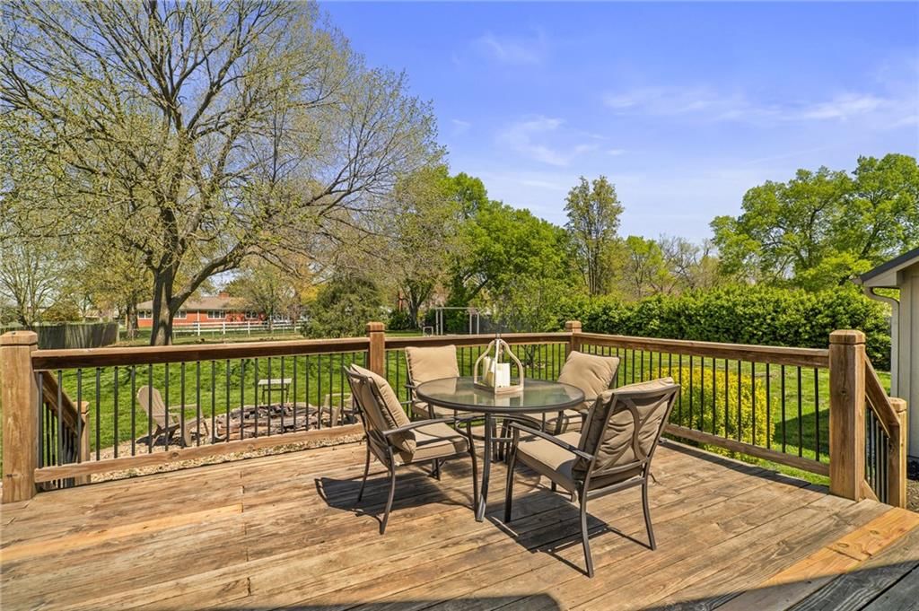 724 W Cedar Street — photo 42