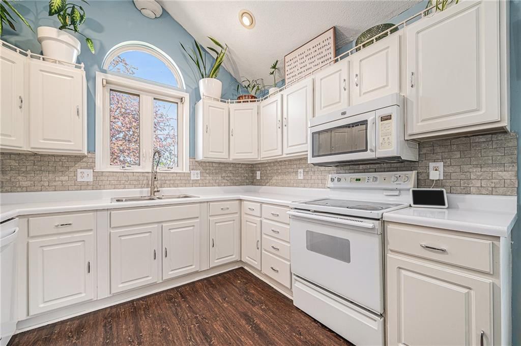 12610 W 52ND Street — photo 9