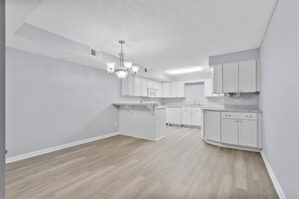 12423 E 39th S Street — photo 8