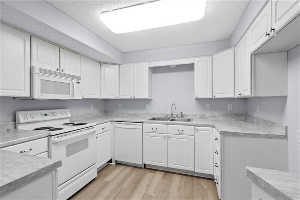 12423 E 39th S Street — photo 9
