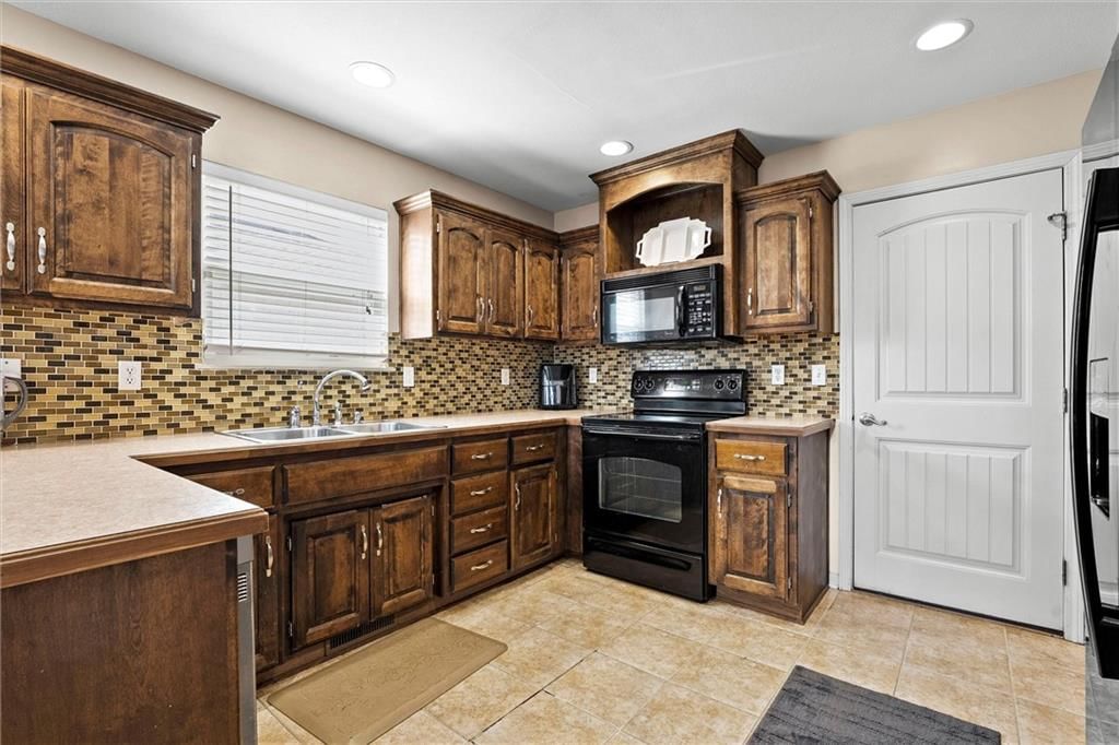 4313 Ironwood Drive — photo 9