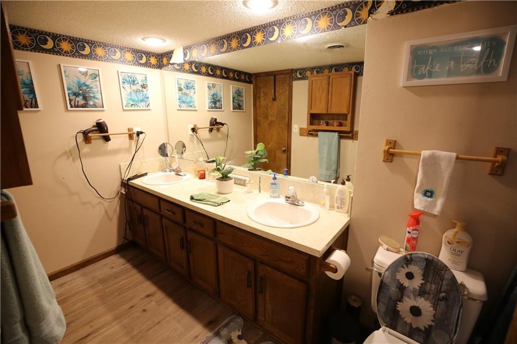 150-156 Par Lane — photo 23