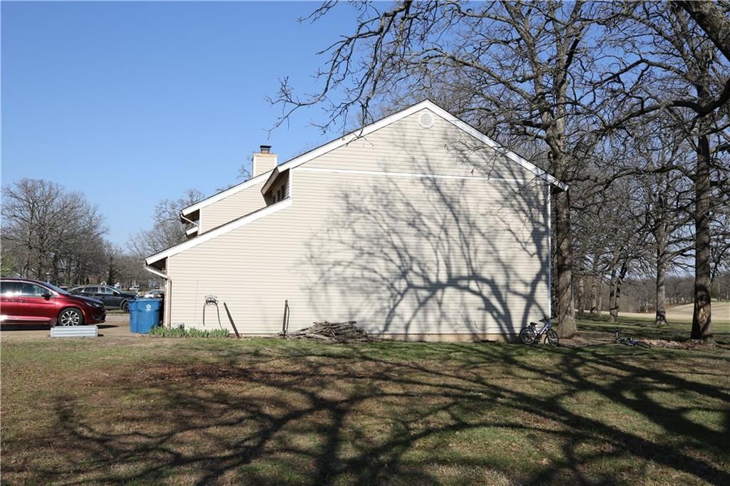 150-156 Par Lane — photo 6