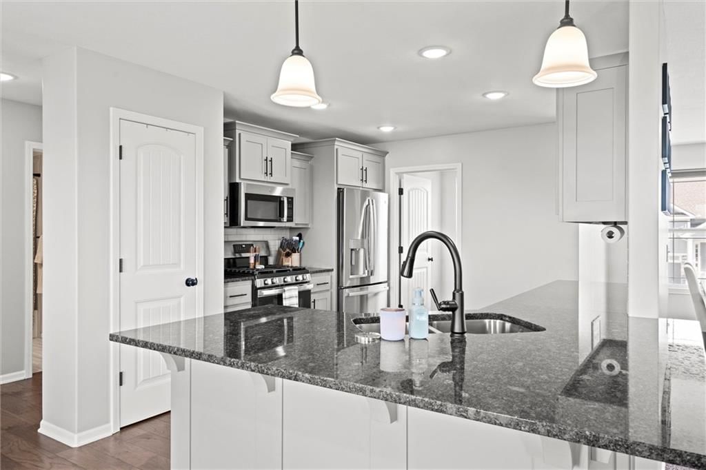 1701 Willow Lane — photo 11