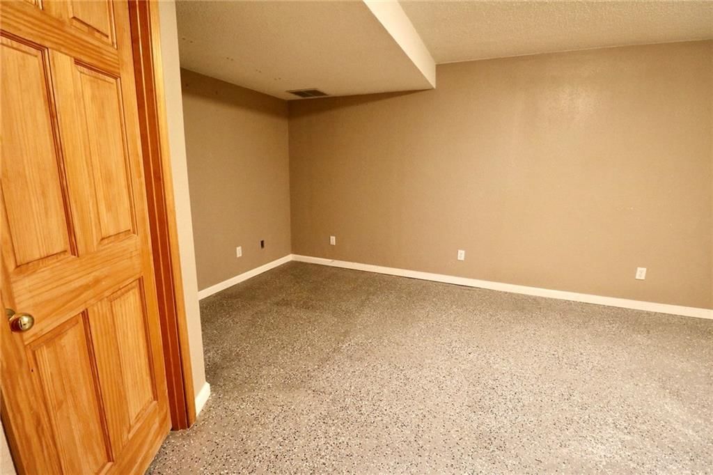1300 Meadows Lane — photo 27