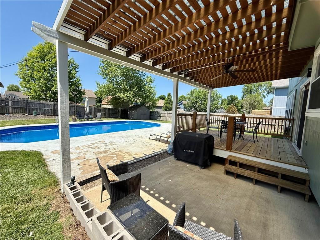 1300 Meadows Lane — photo 34