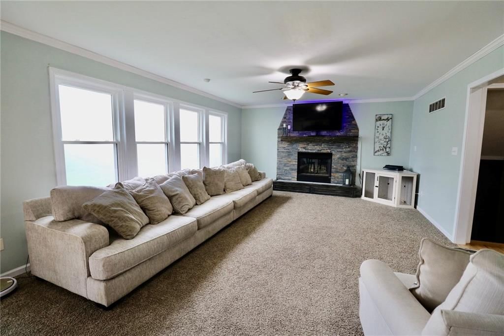1300 Meadows Lane — photo 8
