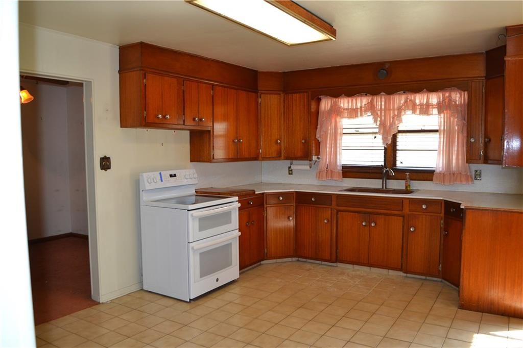 733 NE Kellam Avenue — photo 2