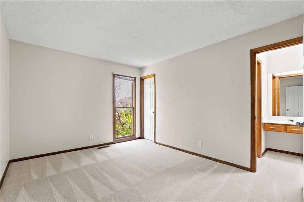 7801 N Prospect Avenue — photo 25