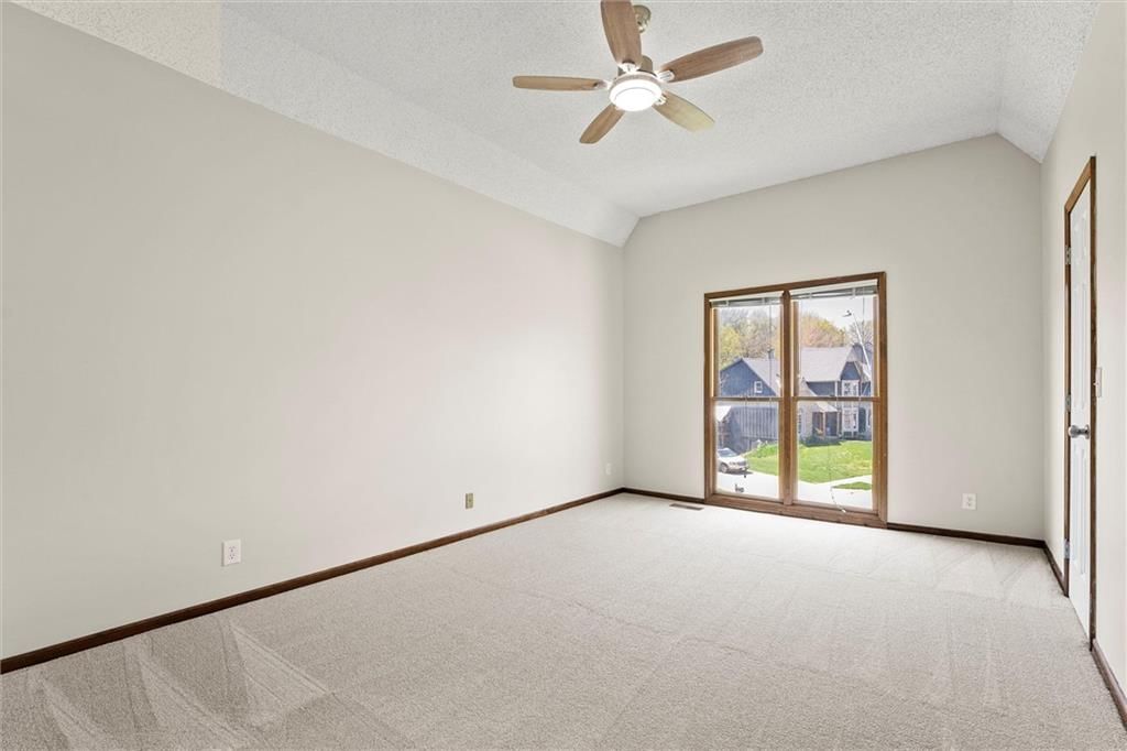 7801 N Prospect Avenue — photo 27