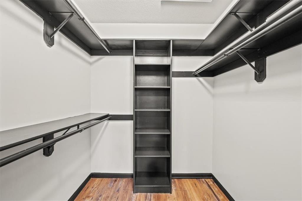 245 NE Chateau Drive — photo 13
